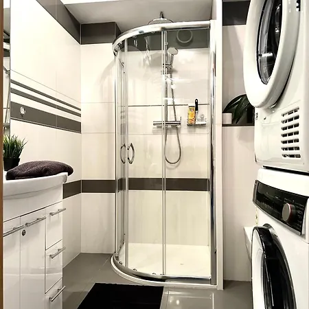 Krawiecka ~ 400m Main Square ~ Self Check-in 20h Wroclaw