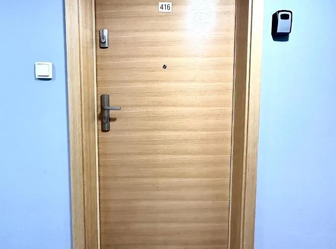 Krawiecka ~ 400m Main Square ~ Self Check-in 20h Wroclaw