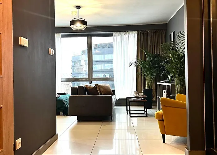 Krawiecka ~ 400m Main Square ~ Self Check-in 20h