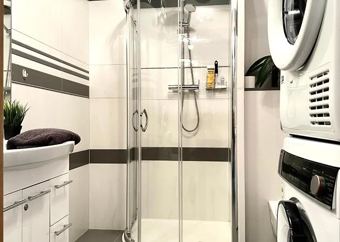 Krawiecka ~ 400m Main Square ~ Self Check-in 20h Wroclaw